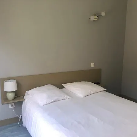 Les Des Des Isles Hotel